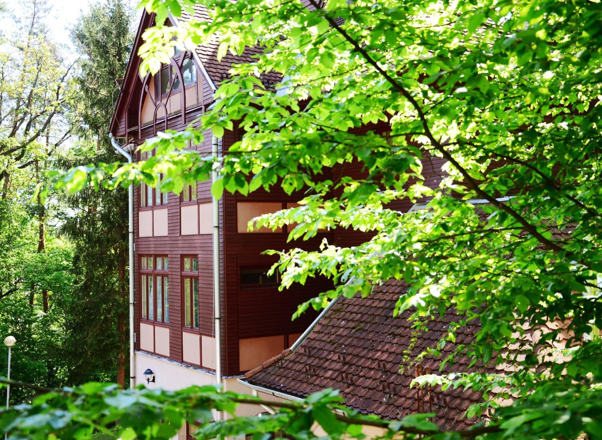 Ezuestfenyo Hotel Telkibánya Buitenkant foto