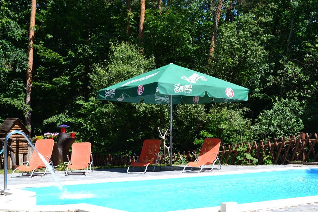 Ezuestfenyo Hotel Telkibánya Buitenkant foto