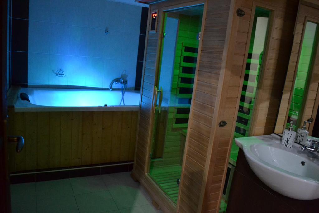 Ezuestfenyo Hotel Telkibánya Buitenkant foto