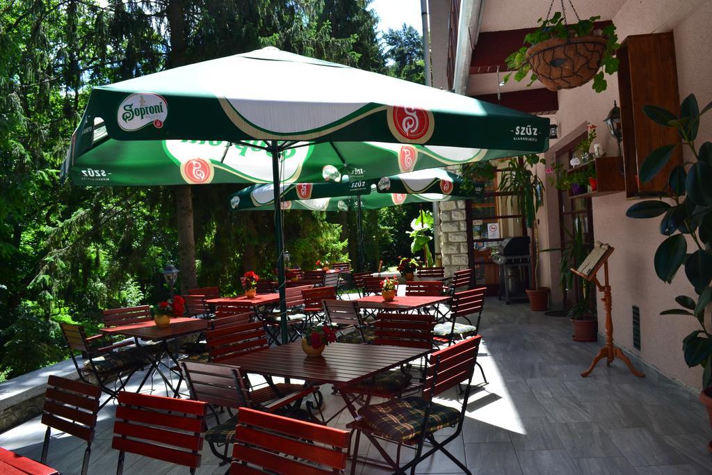 Ezuestfenyo Hotel Telkibánya Buitenkant foto