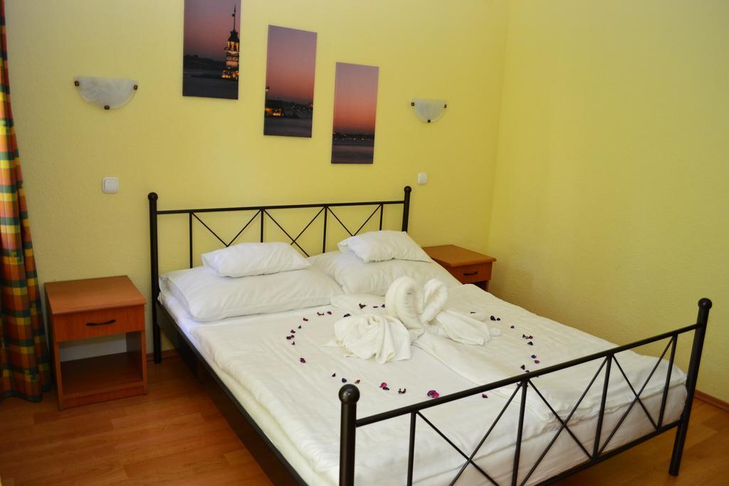 Ezuestfenyo Hotel Telkibánya Buitenkant foto