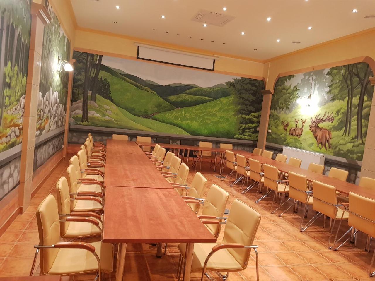 Ezuestfenyo Hotel Telkibánya Buitenkant foto