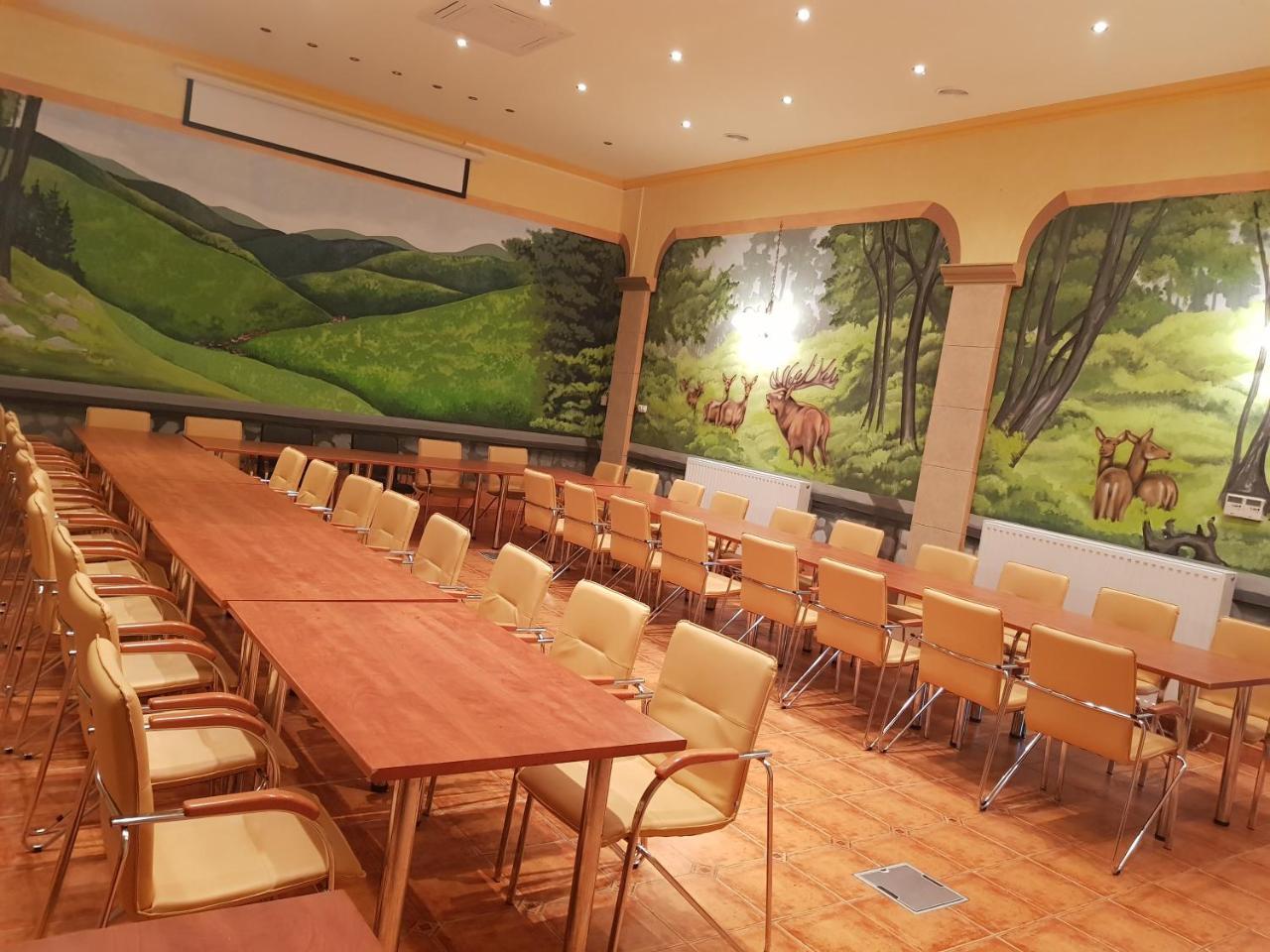 Ezuestfenyo Hotel Telkibánya Buitenkant foto